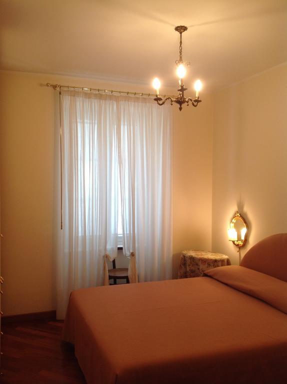 B&B Crispi Terst Pokoj fotografie
